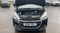 Peugeot 208 1.2 PureTech 82 Signature 5dr [Start Stop] Petrol Hatchback